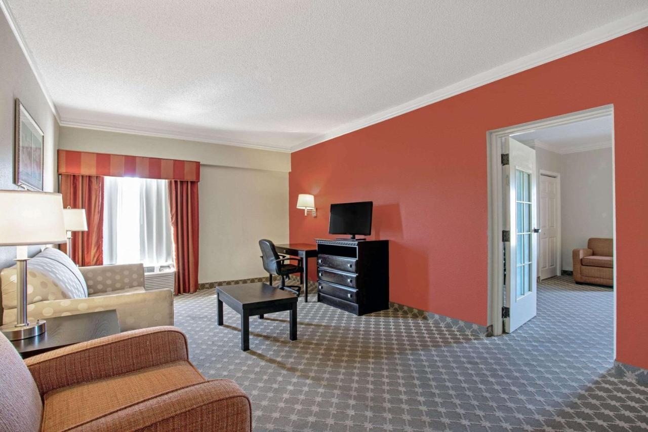 La Quinta By Wyndham Pcb Coastal Palms Hotel Upper Grand Lagoon Ngoại thất bức ảnh